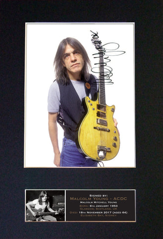 MALCOLM YOUNG ACDC (Very Rare) Signed Autograph Mounted Photo RE- PRINT A4 690